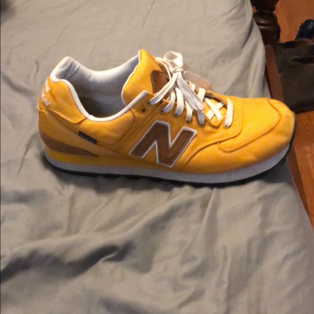 New Balance 574 Classic (Gold / Brown Suede)